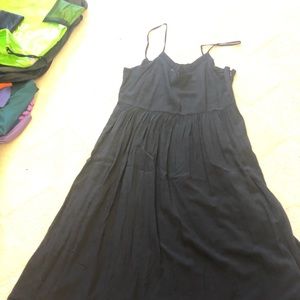 4/$20!!   Old Navy Black Sundress. Large